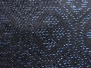 アンティーク　花蜀江文織り出し本場泥大島紬着物